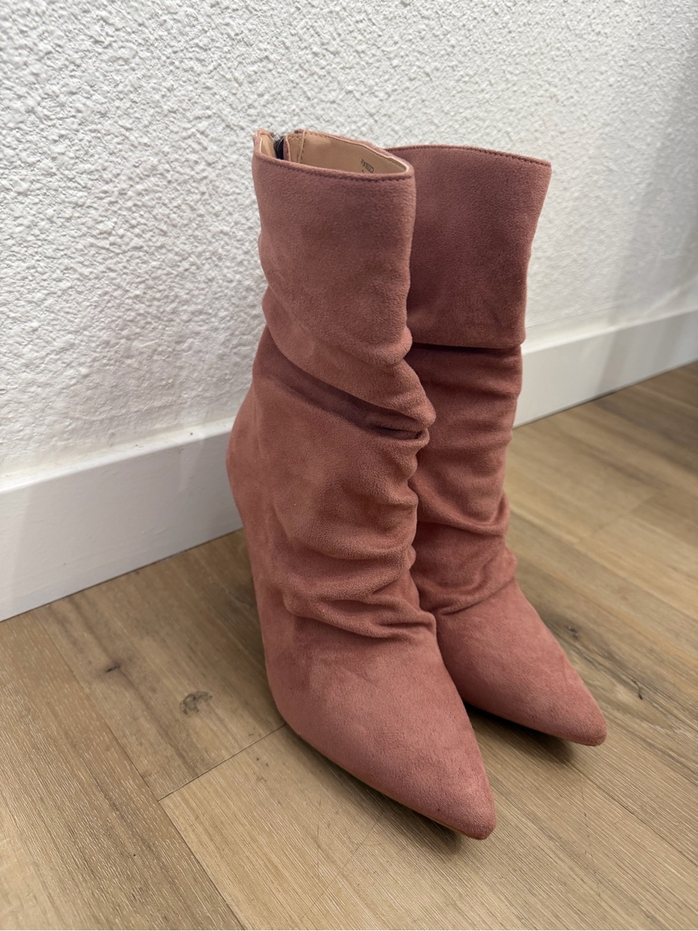 Women’s Pink Slouchy Pointed-Toe Ankle Boots